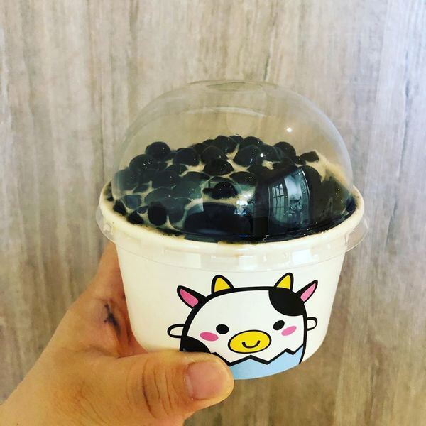 Cangkir es krim sekali pakai dengan tutup Kontainer makanan penutup beku PP / kertas cetak khusus untuk Gelato, Yogurt & TakeawayCangkir es krim sekali pakai dengan tutup
