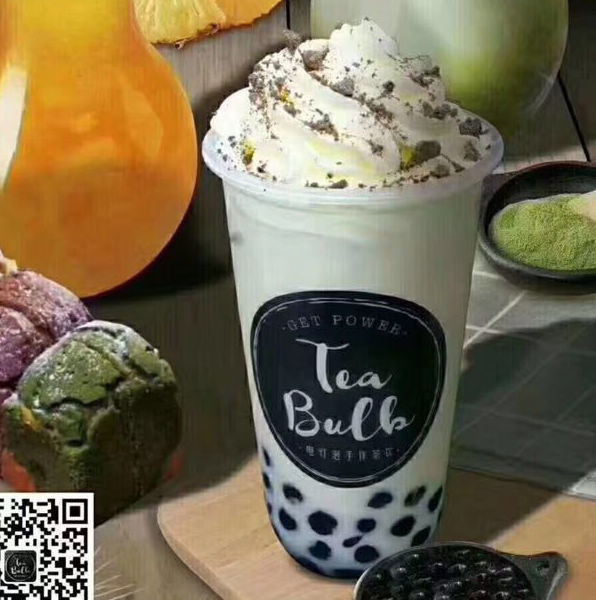 6 Warna Pencetakan Gelas Plastik Sekali Pakai 700ml Dengan Tutup Dan Jerami Logo Disesuaikan